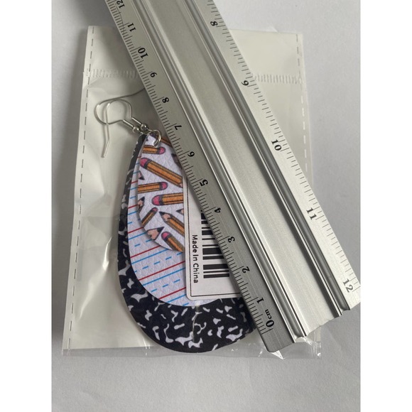 Water drop shape 3 layer faux‎ leather light weight teacher dangle earrings - Picture 9 of 10